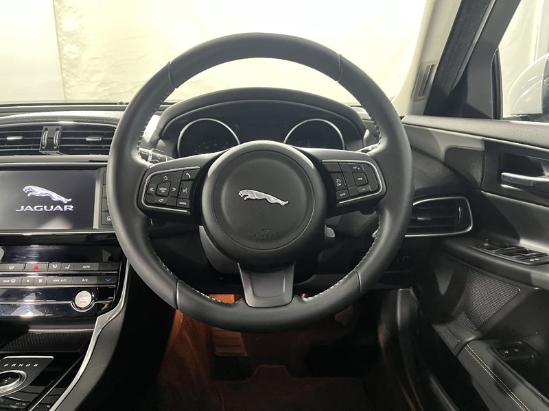 2017 (17) JAGUAR XE 2.0d [180] Prestige 4dr Auto 5466095