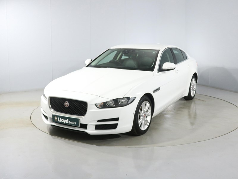 2017 (17) JAGUAR XE 2.0d [180] Prestige 4dr Auto 5466132