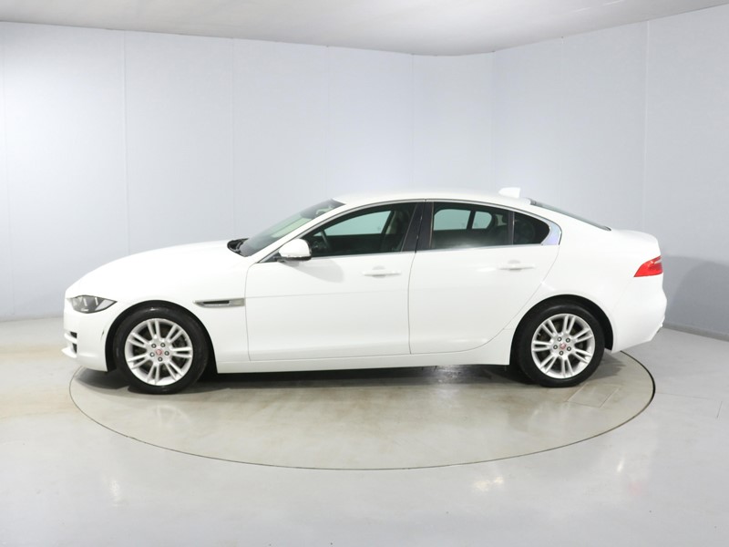 2017 (17) JAGUAR XE 2.0d [180] Prestige 4dr Auto 5466134