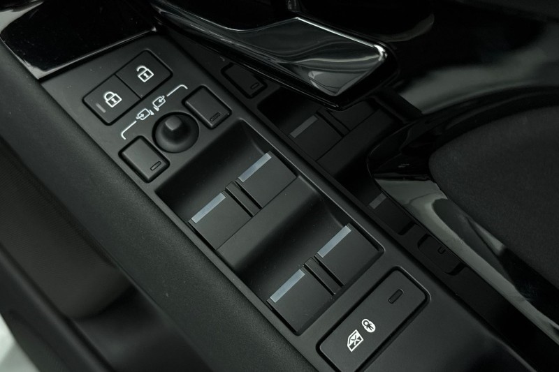 2025 (74) LAND ROVER RANGE ROVER EVOQUE 1.5 P270e Dynamic SE 5dr Auto 4995217