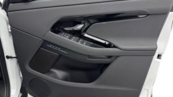 2025 (74) LAND ROVER RANGE ROVER EVOQUE 1.5 P270e Dynamic SE 5dr Auto 4995216