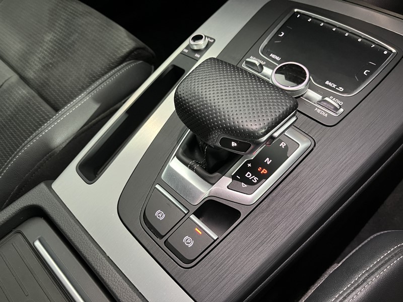 2020 (70) AUDI Q5 40 TDI Quattro S Line 5dr S Tronic 5492340