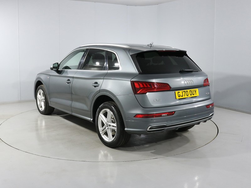 2020 (70) AUDI Q5 40 TDI Quattro S Line 5dr S Tronic 5492332