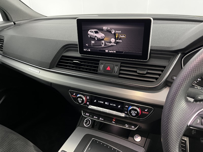 2020 (70) AUDI Q5 40 TDI Quattro S Line 5dr S Tronic 5492338
