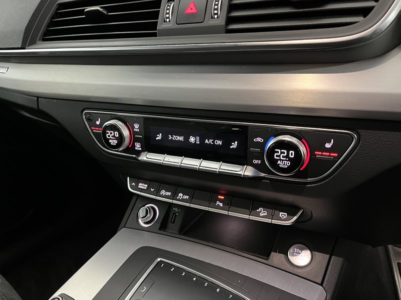 2020 (70) AUDI Q5 40 TDI Quattro S Line 5dr S Tronic 5492359