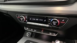 2020 (70) AUDI Q5 40 TDI Quattro S Line 5dr S Tronic 5492359