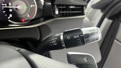 2021 (21) LAND ROVER RANGE ROVER EVOQUE 2.0 D165 R-Dynamic S 5dr Auto 5498321