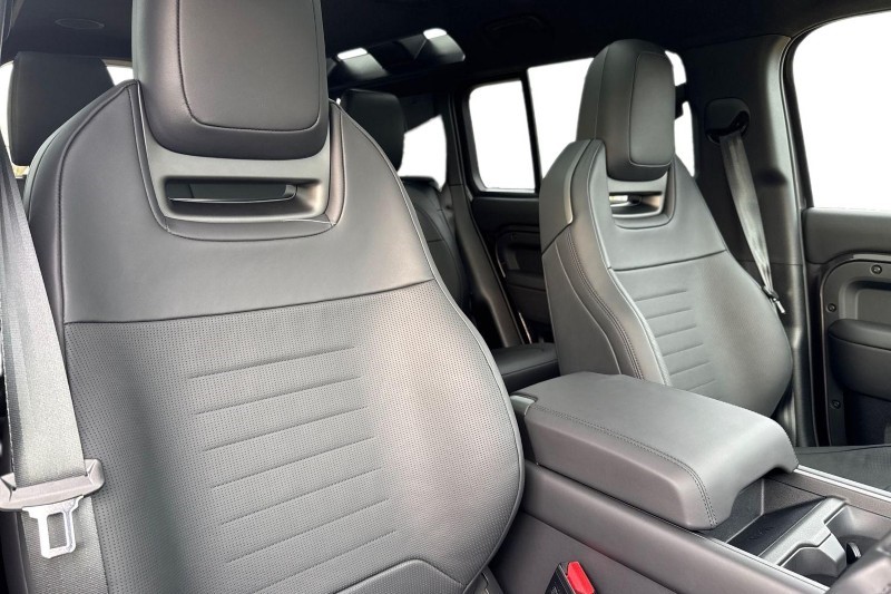  LAND ROVER DEFENDER 4.4 P635 Octa 110 5dr Auto 4755450