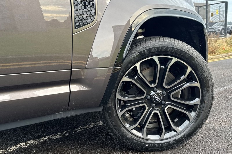  LAND ROVER DEFENDER 4.4 P635 Octa 110 5dr Auto 4755470