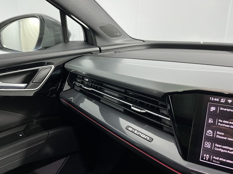 2024 (74) AUDI Q4 210kW 45 82kWh S Line 5dr Auto [Leather] 5492467