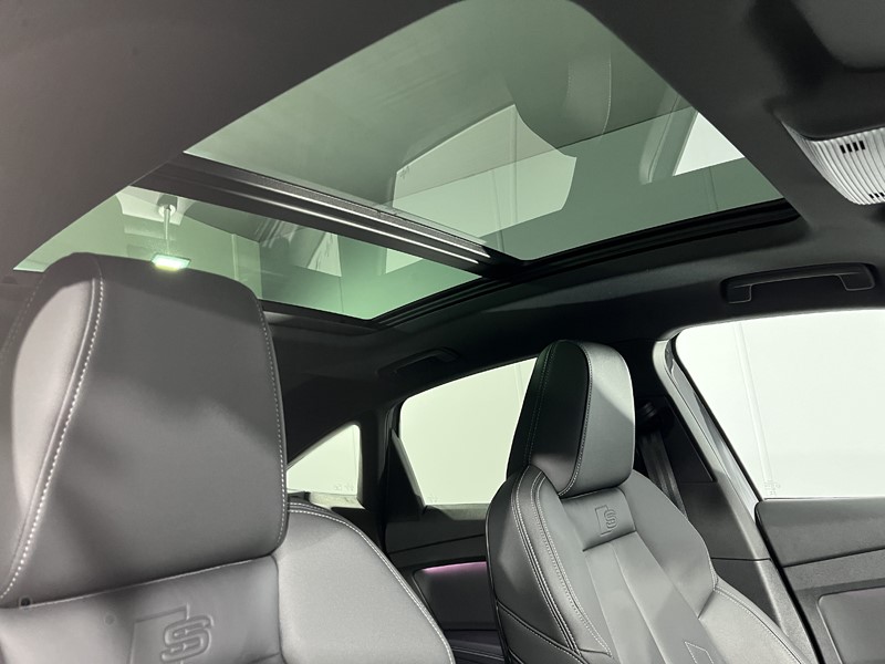 2024 (74) AUDI Q4 210kW 45 82kWh S Line 5dr Auto [Leather] 5492455