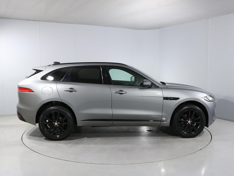 2020 (20) JAGUAR F-PACE 2.0d [180] Chequered Flag 5dr Auto AWD 5480221