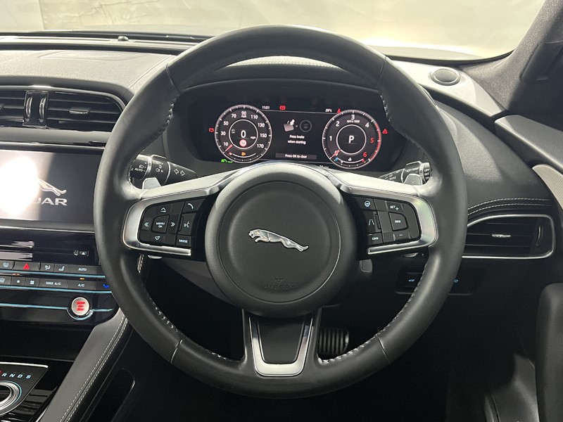 2020 (20) JAGUAR F-PACE 2.0d [180] Chequered Flag 5dr Auto AWD 5480223