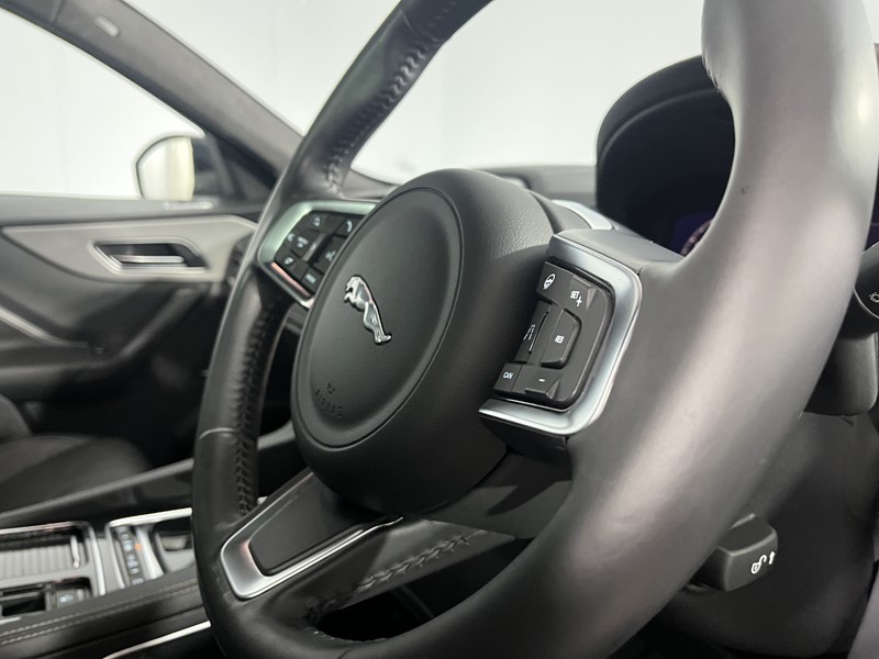 2020 (20) JAGUAR F-PACE 2.0d [180] Chequered Flag 5dr Auto AWD 5480242