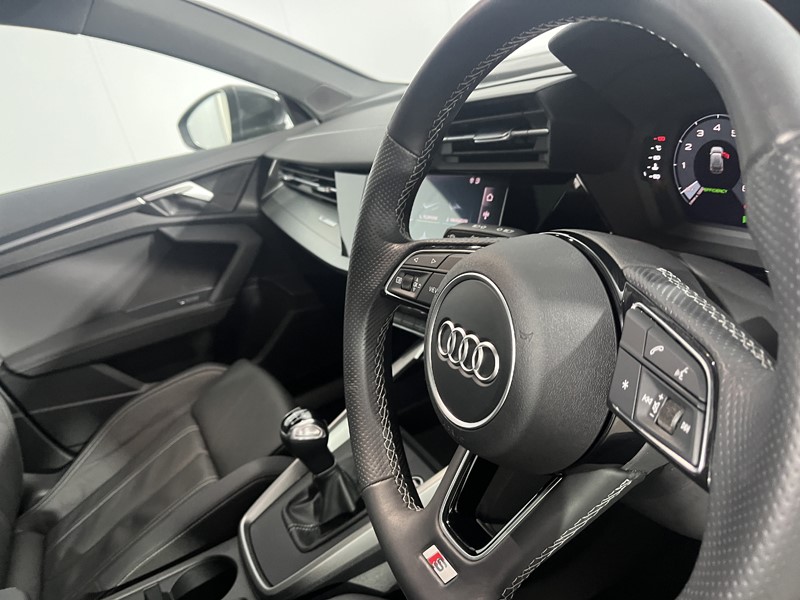 2021 (21) AUDI A3 35 TFSI S Line 5dr 5498363