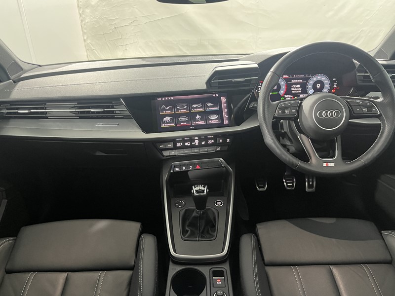2021 (21) AUDI A3 35 TFSI S Line 5dr 5498345