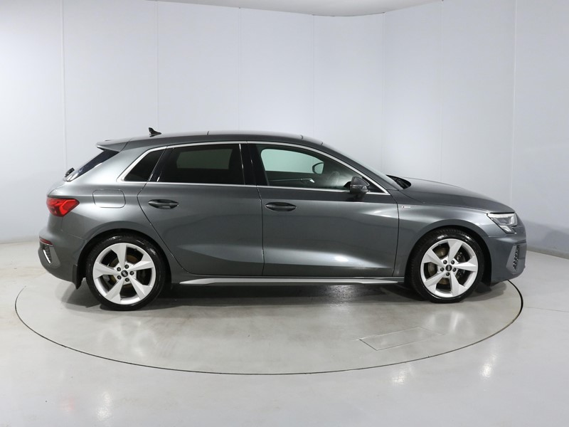 2021 (21) AUDI A3 35 TFSI S Line 5dr 5498344