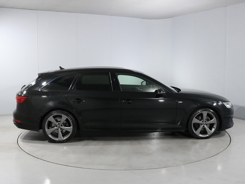 2019 (19) AUDI A4 40 TFSI Black Edition 5dr S Tronic 5552175