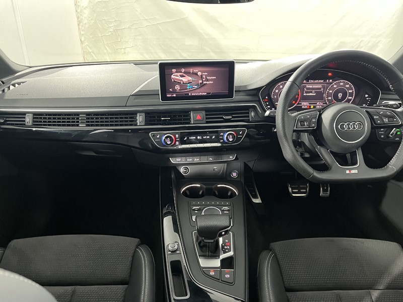2019 (19) AUDI A4 40 TFSI Black Edition 5dr S Tronic 5552176