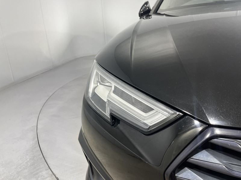 2019 (19) AUDI A4 40 TFSI Black Edition 5dr S Tronic 5552212