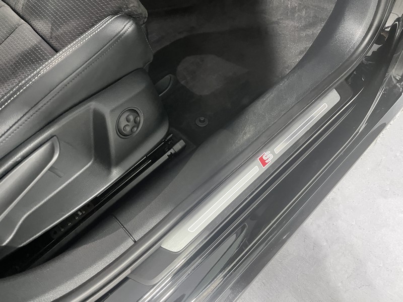 2019 (19) AUDI A4 40 TFSI Black Edition 5dr S Tronic 5552191