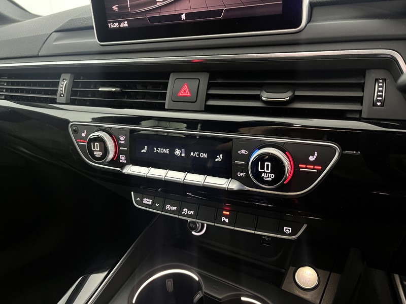 2019 (19) AUDI A4 40 TFSI Black Edition 5dr S Tronic 5552201
