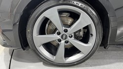 2019 (19) AUDI A4 40 TFSI Black Edition 5dr S Tronic 5552186
