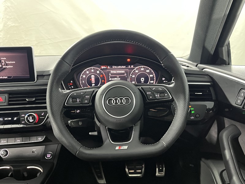 2019 (19) AUDI A4 40 TFSI Black Edition 5dr S Tronic 5552177