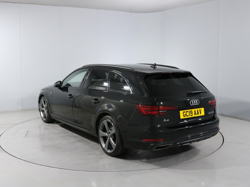 2019 (19) AUDI A4 40 TFSI Black Edition 5dr S Tronic 5552174
