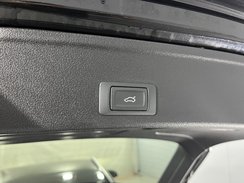 2019 (19) AUDI A4 40 TFSI Black Edition 5dr S Tronic 5552218