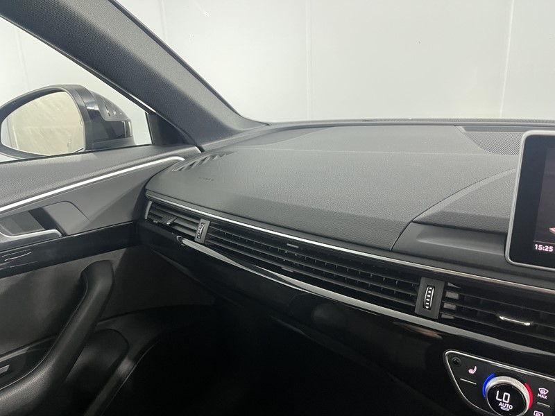 2019 (19) AUDI A4 40 TFSI Black Edition 5dr S Tronic 5552198