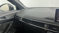 2019 (19) AUDI A4 40 TFSI Black Edition 5dr S Tronic 5552198