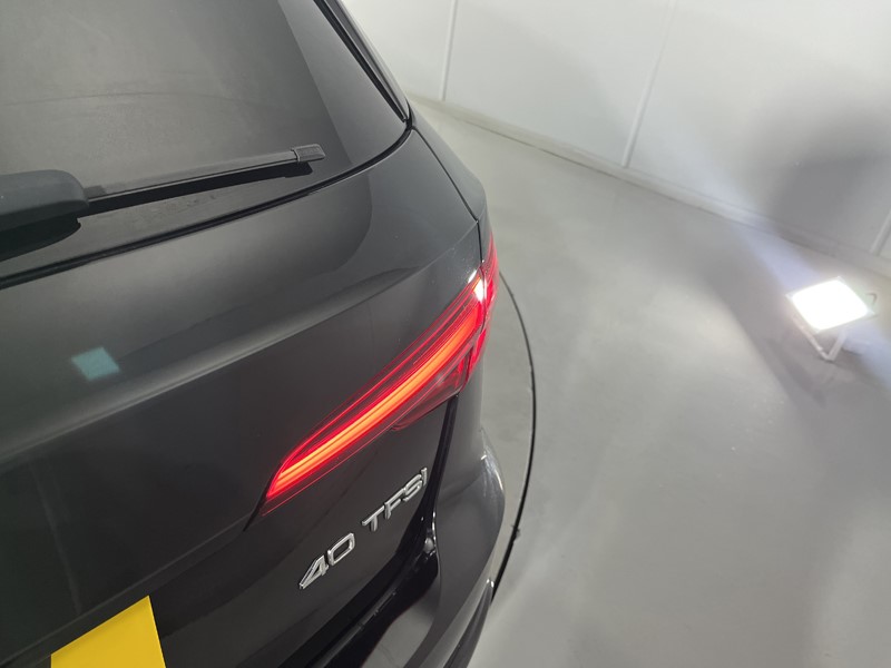 2019 (19) AUDI A4 40 TFSI Black Edition 5dr S Tronic 5552216