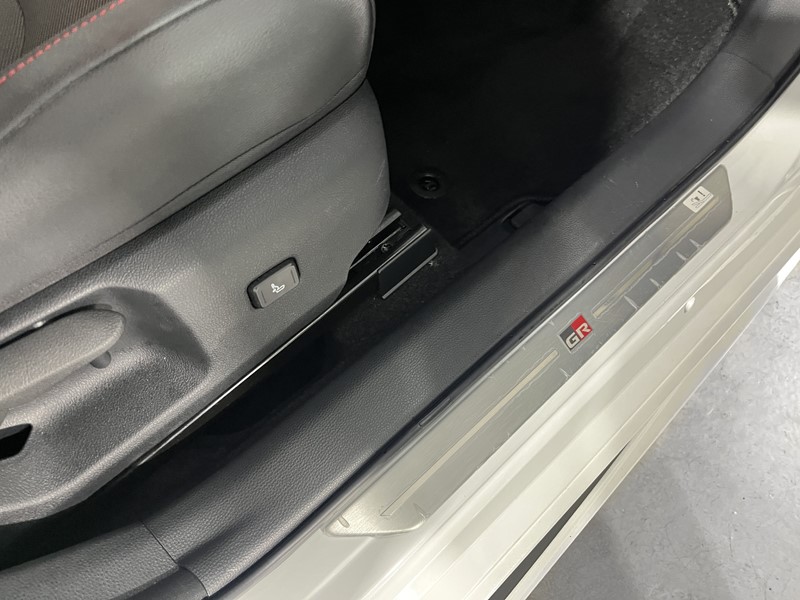 2022 (72) TOYOTA COROLLA 1.8 VVT-i Hybrid GR Sport 5dr CVT 5516757