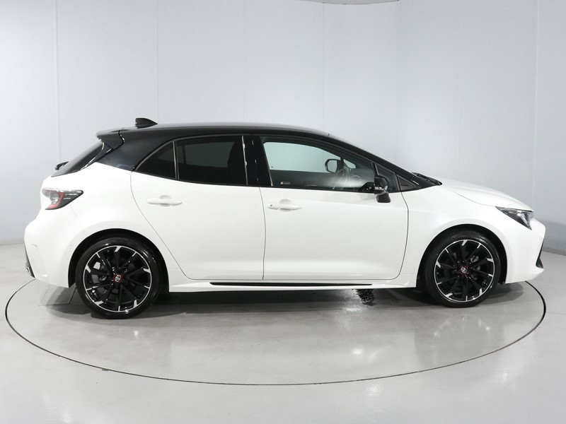 2022 (72) TOYOTA COROLLA 1.8 VVT-i Hybrid GR Sport 5dr CVT 5516741