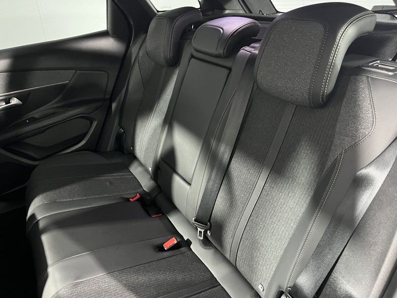 2021 (21) PEUGEOT 3008 1.2 PureTech GT Line 5dr EAT8 5522207