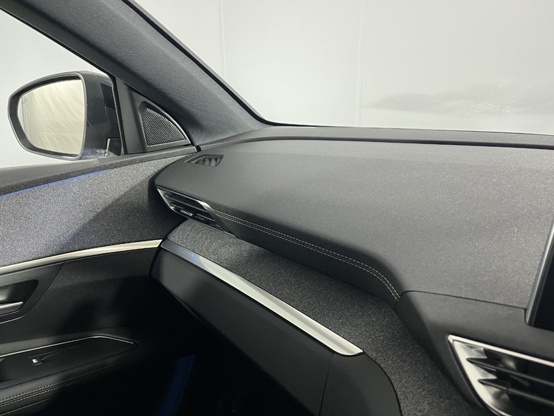 2021 (21) PEUGEOT 3008 1.2 PureTech GT Line 5dr EAT8 5522220