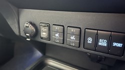 2017 (66) TOYOTA RAV4 2.0 V-matic Excel TSS 5dr CVT 5540002