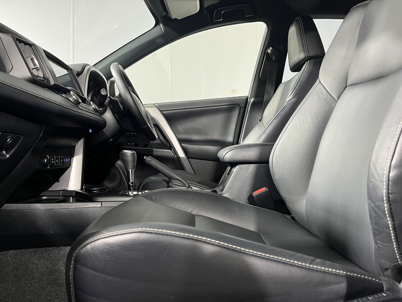 2017 (66) TOYOTA RAV4 2.0 V-matic Excel TSS 5dr CVT 5540006