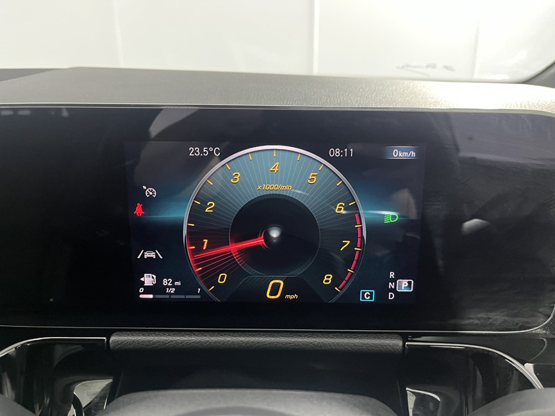 2021 (21) MERCEDES-BENZ GLA 200 Sport Executive 5dr Auto 5543899