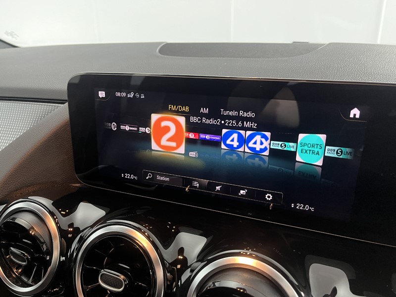 2021 (21) MERCEDES-BENZ GLA 200 Sport Executive 5dr Auto 5543917