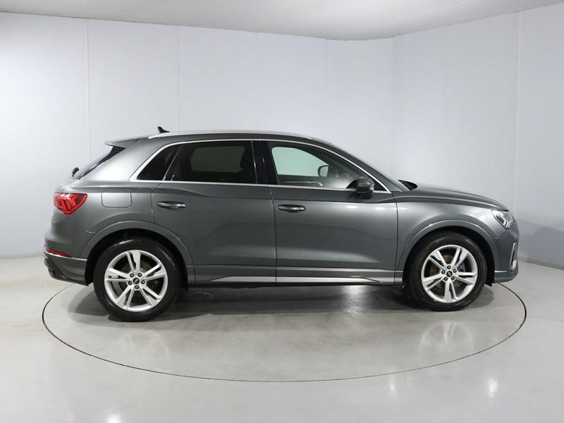 2021 (70) AUDI Q3 35 TDI S Line 5dr S Tronic 5539934