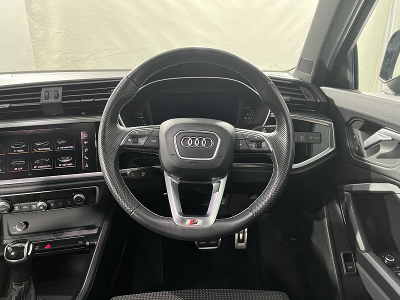 2021 (70) AUDI Q3 35 TDI S Line 5dr S Tronic 5539936