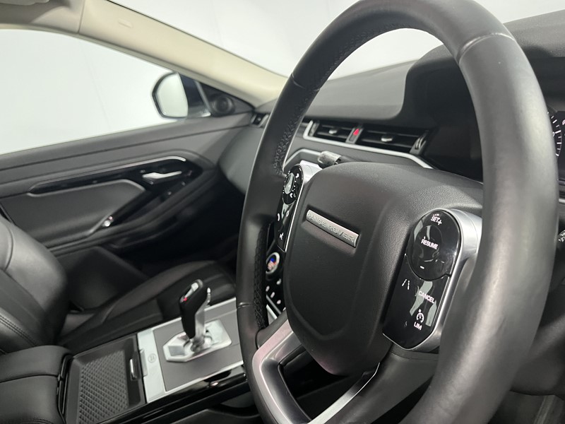 2020 (70) LAND ROVER RANGE ROVER EVOQUE 2.0 D180 S 5dr Auto 5556399