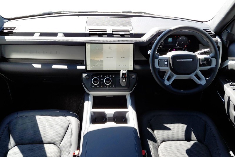  LAND ROVER DEFENDER 3.0 D250 X-Dynamic SE 110 5dr Auto 5329123