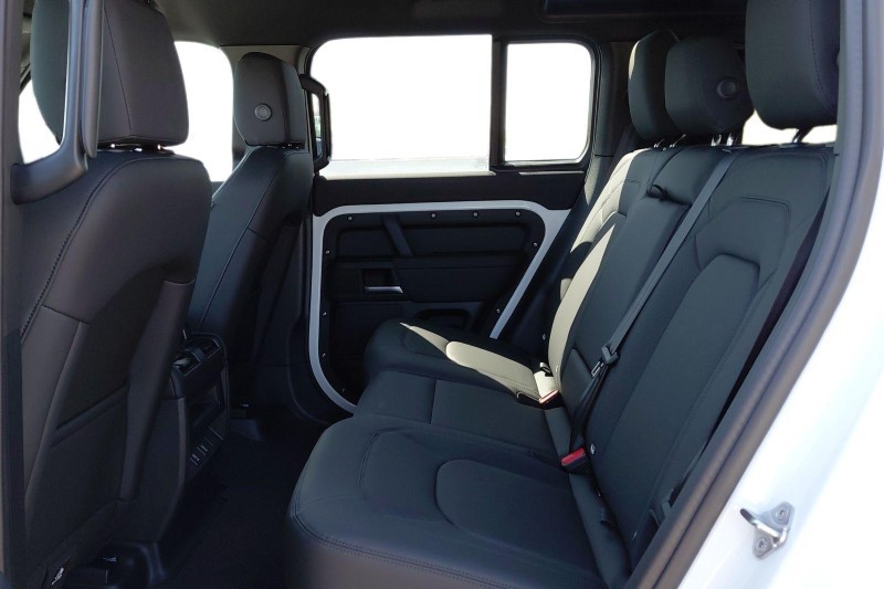  LAND ROVER DEFENDER 3.0 D250 X-Dynamic SE 110 5dr Auto 5329118