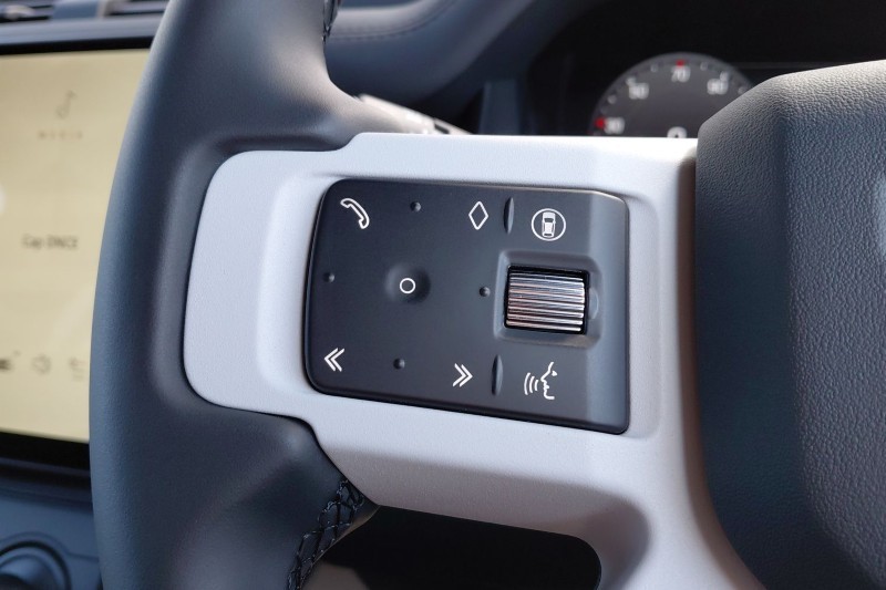  LAND ROVER DEFENDER 3.0 D250 X-Dynamic SE 110 5dr Auto 5329140