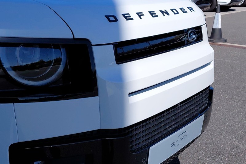  LAND ROVER DEFENDER 3.0 D250 X-Dynamic SE 110 5dr Auto 5329152