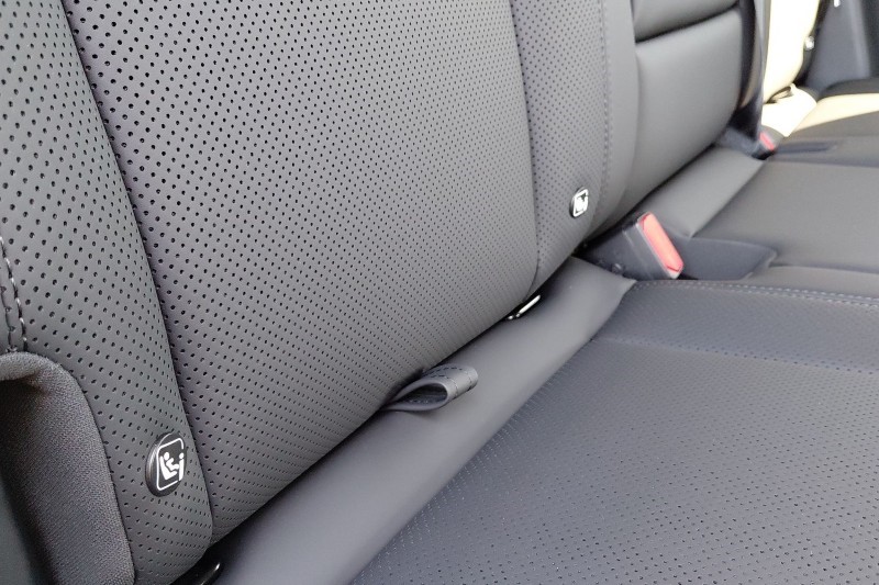  LAND ROVER DEFENDER 3.0 D250 X-Dynamic SE 110 5dr Auto 5329148