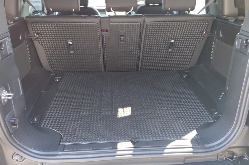  LAND ROVER DEFENDER 3.0 D250 X-Dynamic SE 110 5dr Auto 5329124